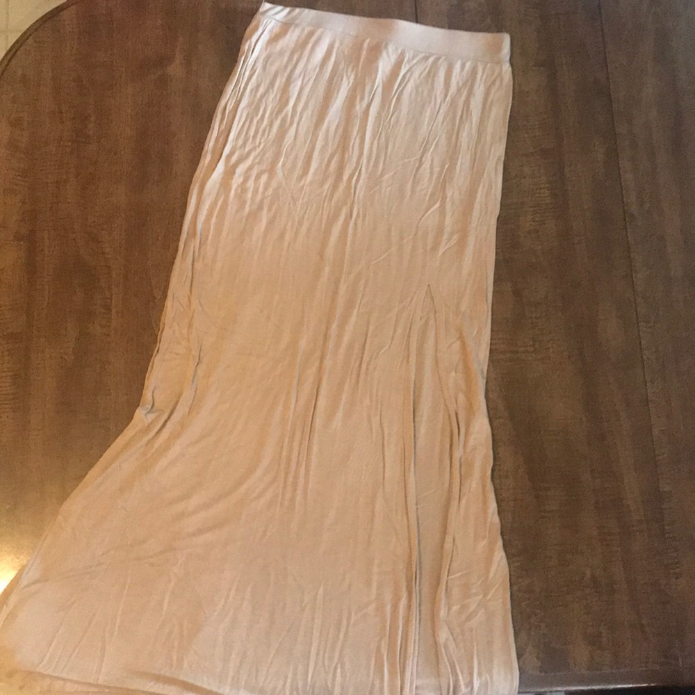 Maxi skirt with high slit